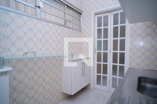Cozinha de casa de condomínio para alugar com 3 quartos, 70m² em Alto de Pinheiros, São Paulo