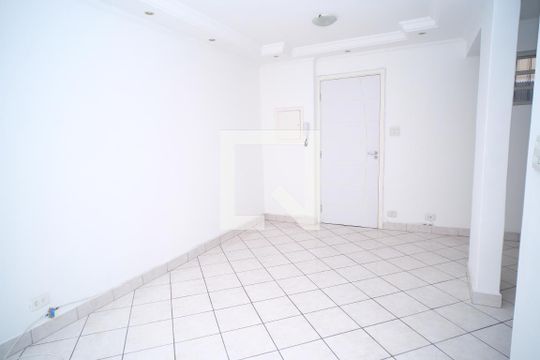 Sala de casa de condomínio para alugar com 3 quartos, 70m² em Alto de Pinheiros, São Paulo