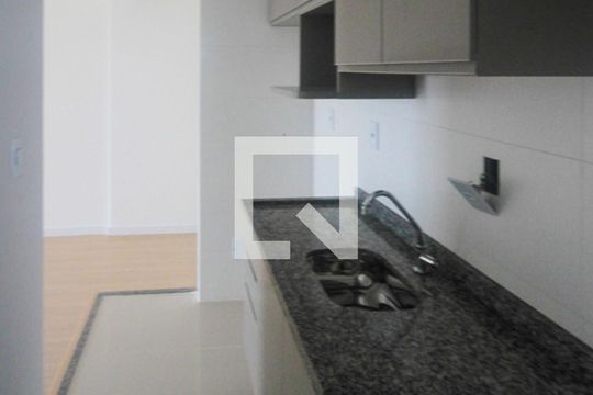 Cozinha de apartamento para alugar com 2 quartos, 52m² em Jardim Avelino, São Paulo
