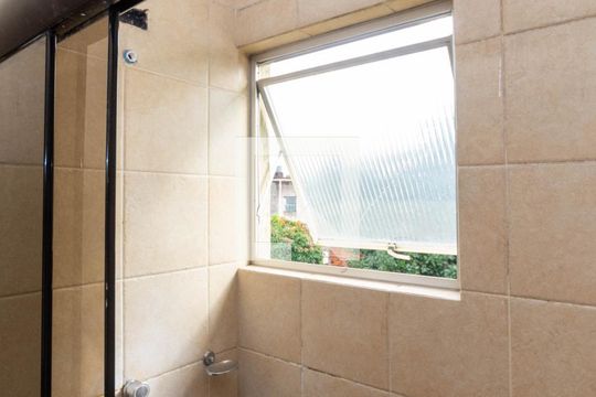 Banheiro da Suíte de apartamento à venda com 2 quartos, 80m² em Jardim Terezópolis, Guarulhos