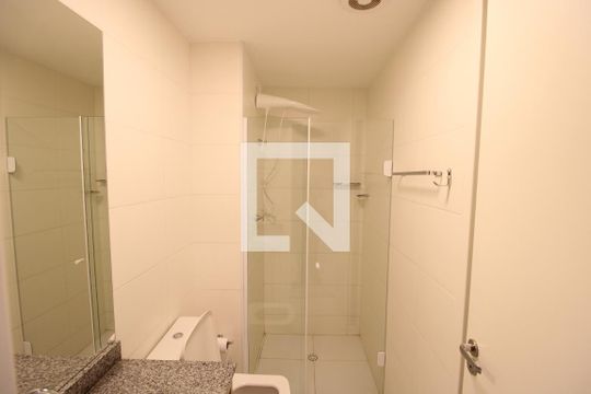 Banheiro de apartamento para alugar com 2 quartos, 35m² em Parada Inglesa, São Paulo