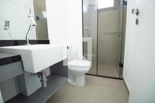 Banheiro, panorâmica de kitnet/studio à venda com 1 quarto, 21m² em Moema, São Paulo
