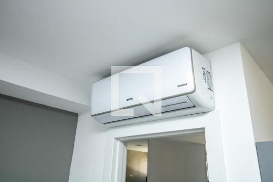 Sala, ar condicionado de kitnet/studio à venda com 1 quarto, 21m² em Moema, São Paulo