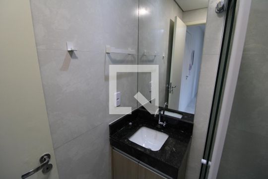 Banheiro de apartamento para alugar com 1 quarto, 24m² em Parada Inglesa, São Paulo