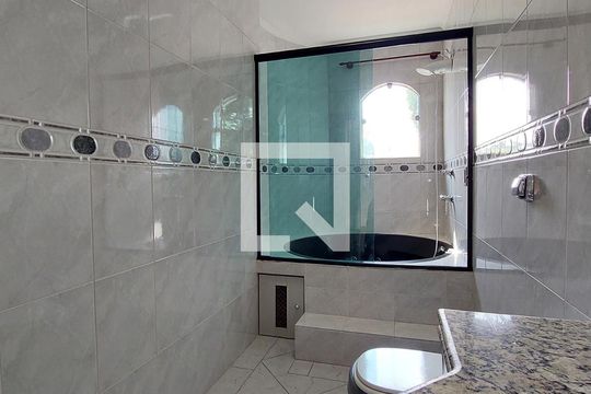 Banheiro Quarto 1 suíte de casa à venda com 3 quartos, 315m² em Vila Pires, Santo André