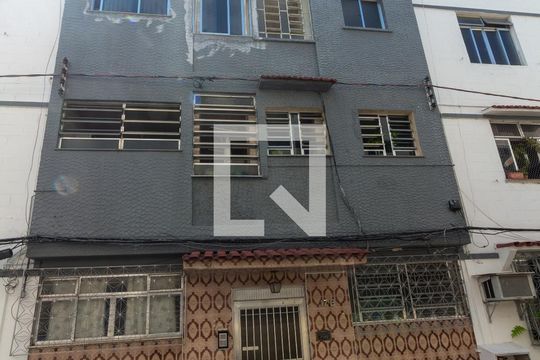 Fachada do bloco de apartamento à venda com 3 quartos, 76m² em Vista Alegre, Rio de Janeiro