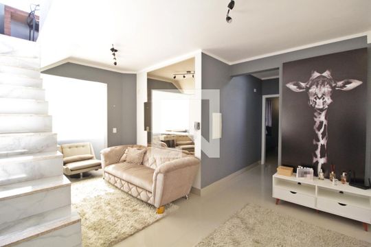 Sala de apartamento para alugar com 2 quartos, 290m² em Granada, Uberlândia