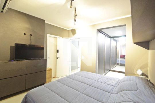 Suite de apartamento para alugar com 2 quartos, 290m² em Granada, Uberlândia