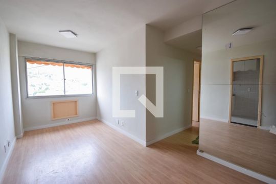 Apartamento à venda com 2 quartos, 47m² em Madureira, Rio de Janeiro