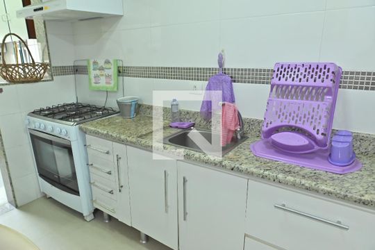Cozinha de apartamento para alugar com 3 quartos, 146m² em Caiçara, Praia Grande