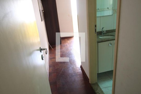 Corredor de casa à venda com 4 quartos, 300m² em Jardim Paraíso, São Paulo