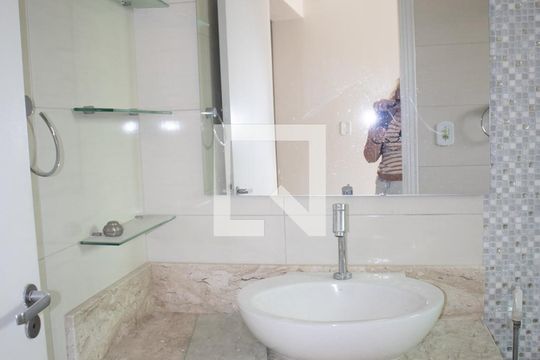 Banheiro de casa à venda com 2 quartos, 100m² em Vila Guilherme, São Paulo