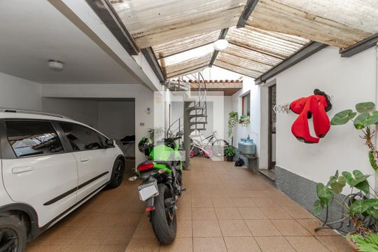 Garagem de casa para alugar com 3 quartos, 200m² em Vila Congonhas, São Paulo