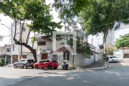Fachada de casa para alugar com 3 quartos, 200m² em Vila Congonhas, São Paulo
