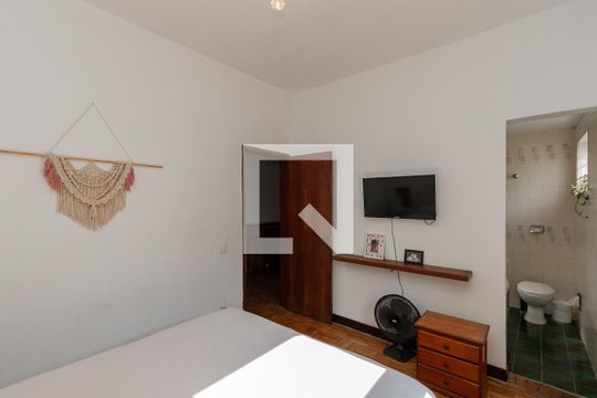 Suíte de casa para alugar com 3 quartos, 200m² em Vila Congonhas, São Paulo