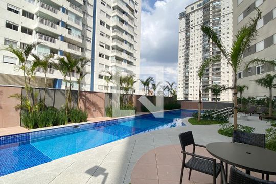 Piscina de apartamento à venda com 2 quartos, 54m² em Alphaville Empresarial, Barueri