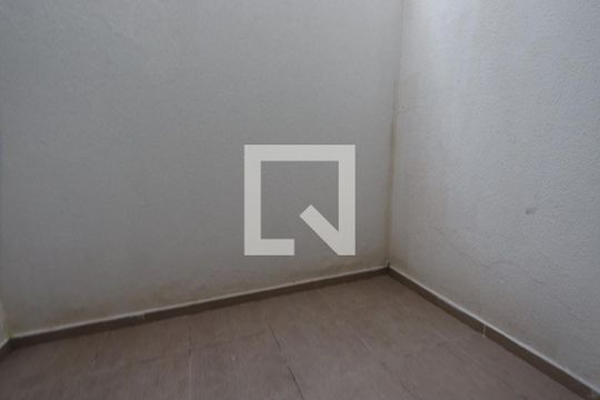 Quintal de kitnet/studio à venda com 1 quarto, 41m² em Vila Alpina, São Paulo