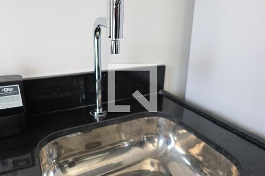 Cozinha - Torneira de apartamento para alugar com 1 quarto, 21m² em Indianópolis, São Paulo