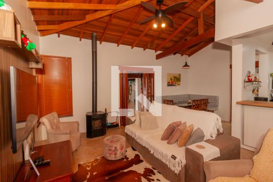 Sala de casa à venda com 4 quartos, 320m² em Canudos, Novo Hamburgo