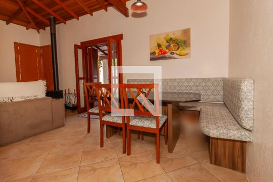 Sala de casa à venda com 4 quartos, 320m² em Canudos, Novo Hamburgo