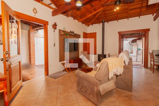 Sala de casa à venda com 4 quartos, 320m² em Canudos, Novo Hamburgo