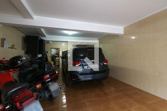 Garagem de casa à venda com 3 quartos, 266m² em Campestre, Santo André