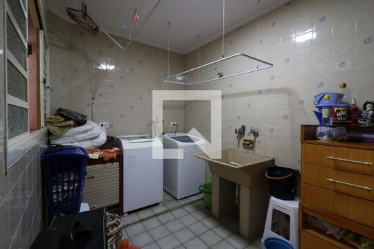 Área de Serviço de casa à venda com 3 quartos, 266m² em Campestre, Santo André