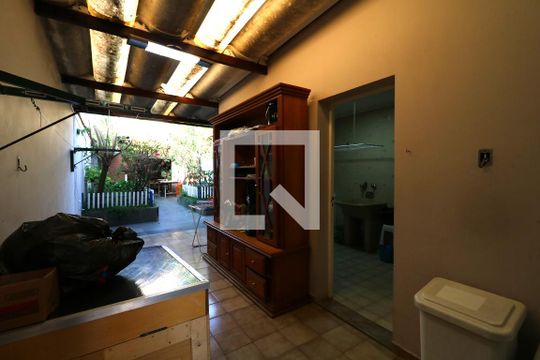 Quintal de casa à venda com 3 quartos, 266m² em Campestre, Santo André