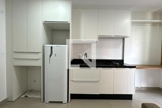 Cozinha de apartamento para alugar com 1 quarto, 29m² em Portão, Curitiba