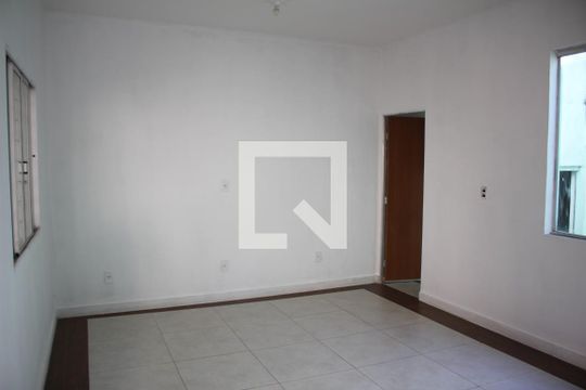 Casa à venda com 3 quartos, 99m² em Monte Castelo, Contagem