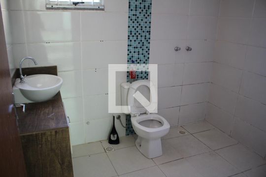 Banheiro de casa à venda com 3 quartos, 99m² em Monte Castelo, Contagem
