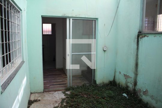 Area de Ventilação interna de casa à venda com 3 quartos, 99m² em Monte Castelo, Contagem