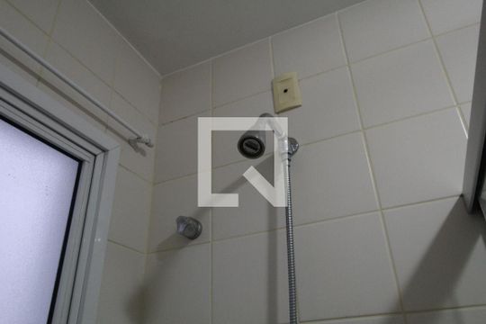 Banheiro do hall de casa de condomínio à venda com 3 quartos, 100m² em Pechincha, Rio de Janeiro