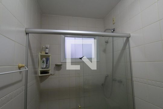 Banheiro do hall de casa de condomínio à venda com 3 quartos, 100m² em Pechincha, Rio de Janeiro