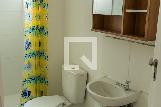Banheiro de apartamento para alugar com 2 quartos, 42m² em Jardim Gilda Maria, São Paulo