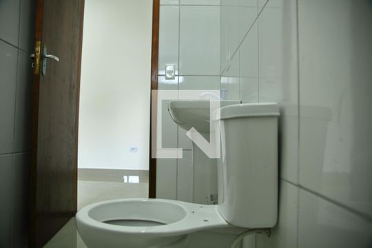 Banheiro de kitnet/studio para alugar com 0 quarto, 35m² em Centro, São Bernardo do Campo