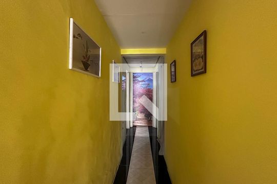 Corredor Quartos de casa à venda com 3 quartos, 225m² em Vila Congonhas, São Paulo