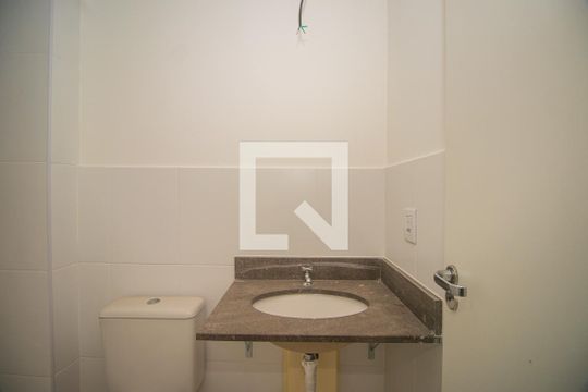Banheiro da Suíte de apartamento para alugar com 2 quartos, 60m² em Farrapos, Porto Alegre