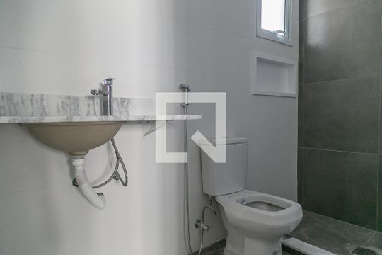 Banheiro Corredor de apartamento à venda com 1 quarto, 90m² em Jardim Botânico, Porto Alegre