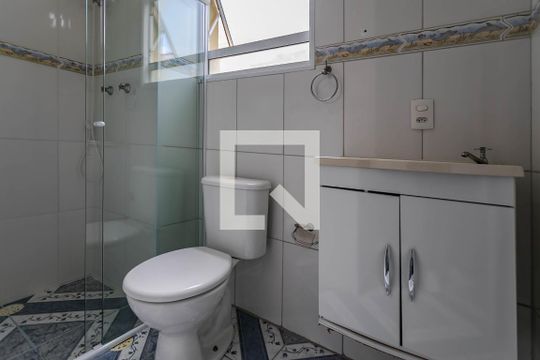 Banheiro de apartamento para alugar com 2 quartos, 48m² em Vila Suissa, Mogi das Cruzes
