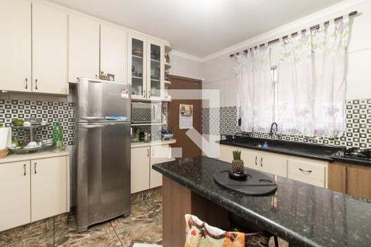 Cozinha de casa à venda com 4 quartos, 190m² em Vila Ré, São Paulo