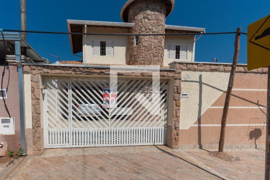 Fachada de casa à venda com 4 quartos, 184m² em Parque Fazendinha, Campinas