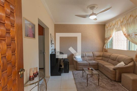 Sala de Estar de casa à venda com 4 quartos, 184m² em Parque Fazendinha, Campinas