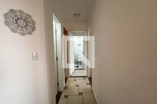 Corredor de apartamento para alugar com 3 quartos, 62m² em Vila Santa Catarina, São Paulo