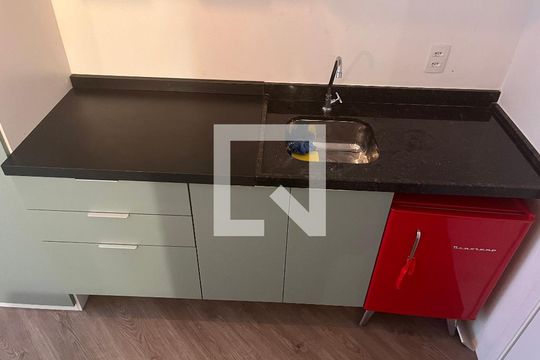 Cozinha de apartamento para alugar com 1 quarto, 18m² em Perdizes, São Paulo