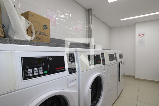 Lavanderia de kitnet/studio para alugar com 1 quarto, 27m² em Vila Ré, São Paulo