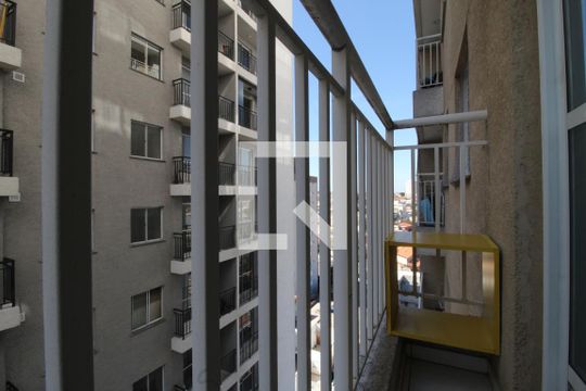 Quarto/Cozinha - varanda de kitnet/studio para alugar com 1 quarto, 27m² em Vila Ré, São Paulo