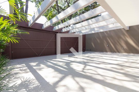 Garagem de casa à venda com 6 quartos, 518m² em Alto de Pinheiros, São Paulo