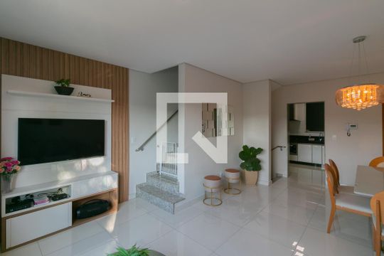 Sala de casa à venda com 3 quartos, 182m² em Santa Terezinha, Belo Horizonte