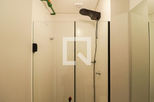 Banheiro de kitnet/studio para alugar com 0 quarto, 26m² em Santana, São Paulo